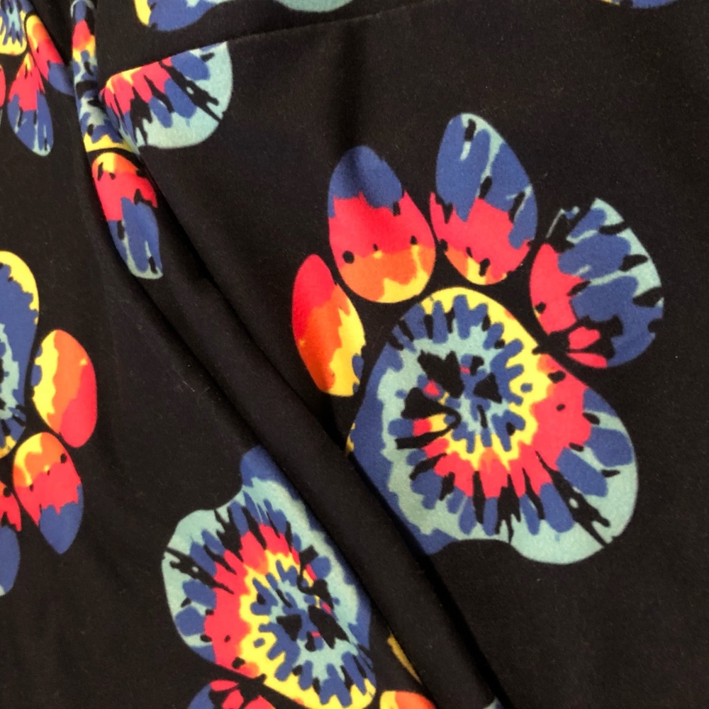 Karmen Anne Leggings Black Tie-Dye Paw Print TC2 NWOT